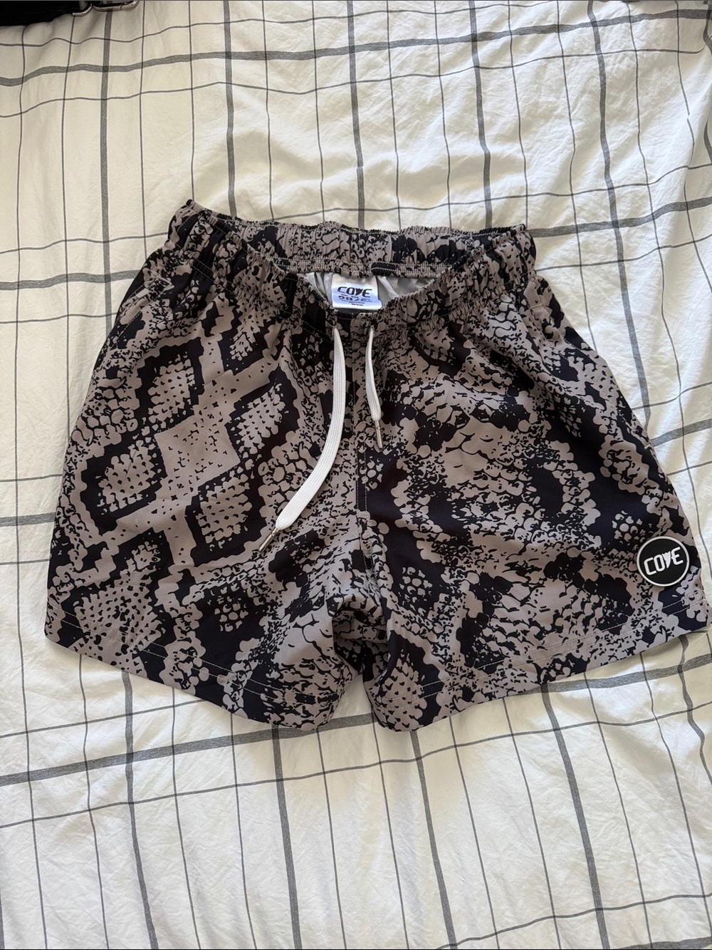Cove Snake-Print Drawstring Athletic Shorts in Brown and Black
